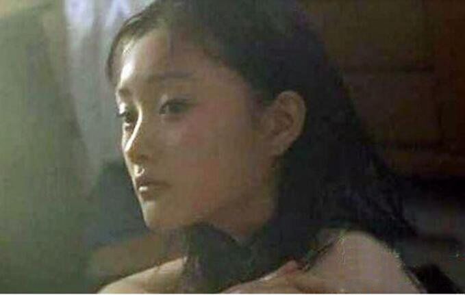 天浴李小璐的尺度有多大 16岁李小璐成名电影