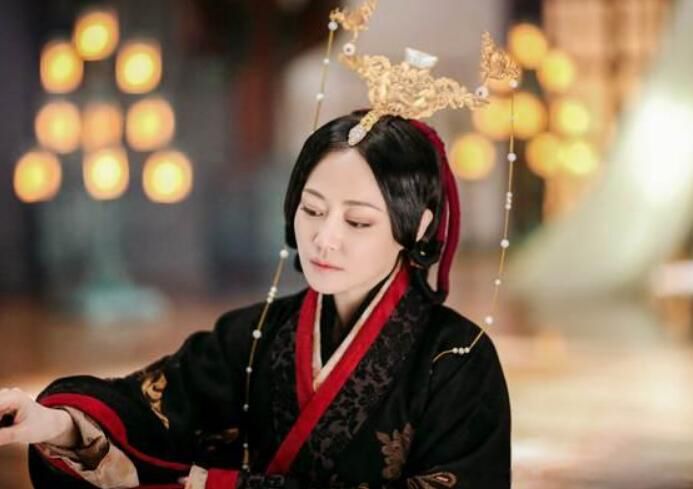 �������˺����µĹ�ϵ �������������µĶ�ϱ����