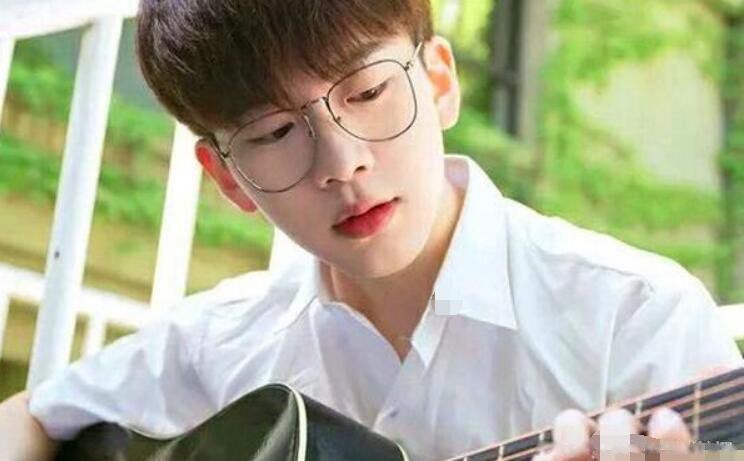 ���ڶ������и�������Щ �������100�׸���������ȫ