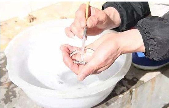 银饰氧化成黑色怎样清洗 发黑清洗变亮泽的小妙招