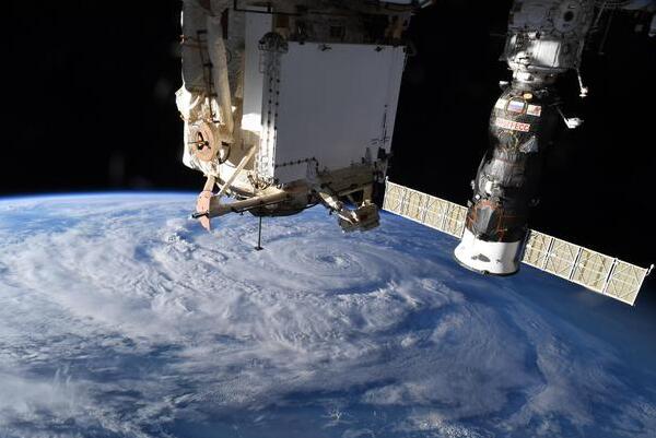国际空间站太空舱发现裂缝 太空空间站事故原因