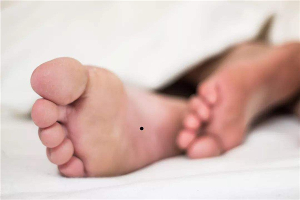 女人少见的极富贵痣有哪些 女人10处有痣是富贵痣盘点