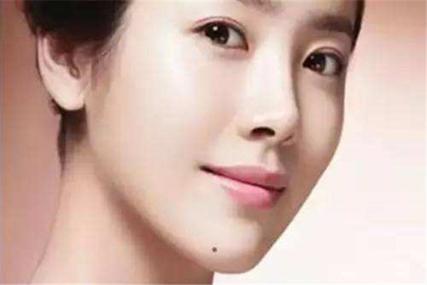 女人少见的极富贵痣有哪些 女人10处有痣是富贵痣盘点