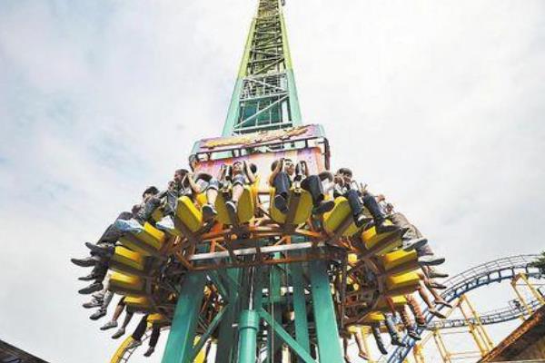 ���������¥���ж�� ���޵�һ��¥������