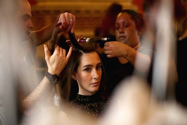 ��ͷ���¼���ʲô��˼ Ů����ͷ����ʲô��ʾ