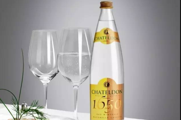 ���Ŀ�Ȫˮ����ǰʮ ���������Ŀ�Ȫˮ����Ǯһƿ