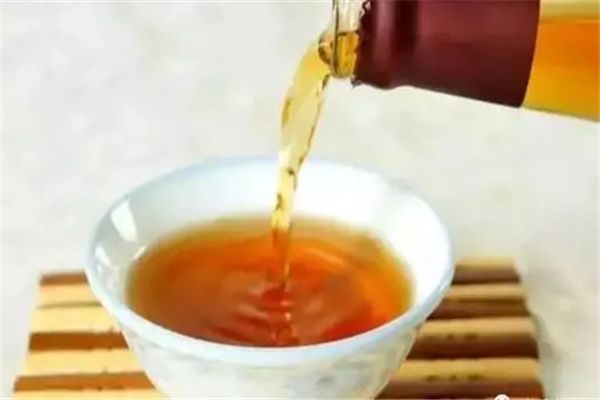雄黄酒的功效与作用 它是什么东西做的