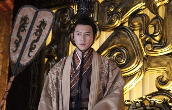 ���ĵ������� ������˭�Ķ���ĸ����˭