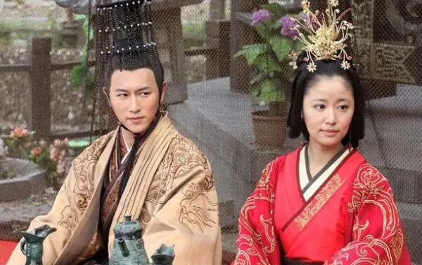 ���ĵ������� ������˭�Ķ���ĸ����˭