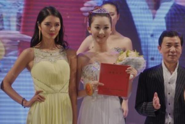 �����˺��ߵļ���˹��¼ �����εĽ����¼�¼