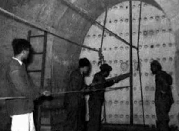 ��ʮ���궼��˭����Ĺ ʮ�����ֹ������¼�֮��