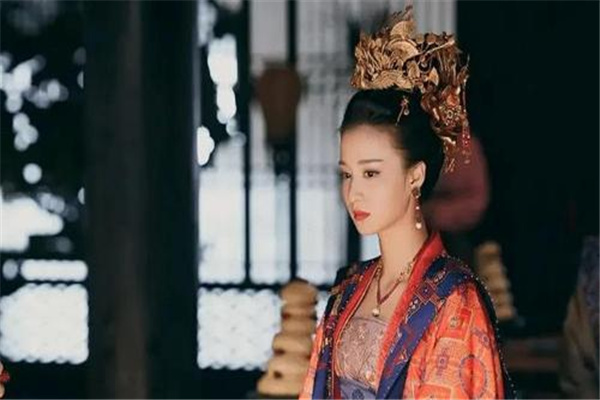 ���������Ů����˭ ��ʷ�϶����ϵ�ƫ���Ź���