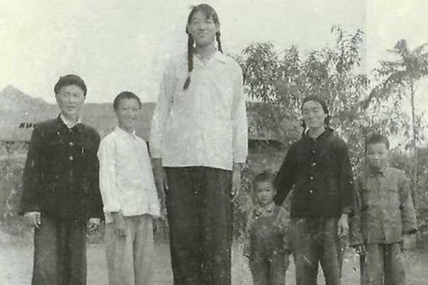 最高的人是谁 世界上最高的人吉尼斯世界纪录排名