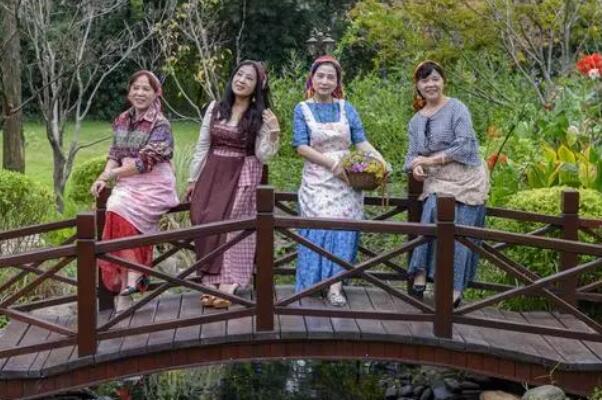 �����к���԰Ůɶ��˼ �����к���԰Ů�ֱ������