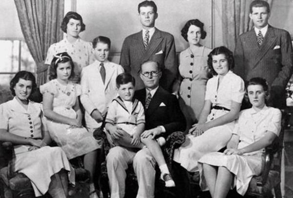 ���׽����������� ΰ�����˽��׽��İ���