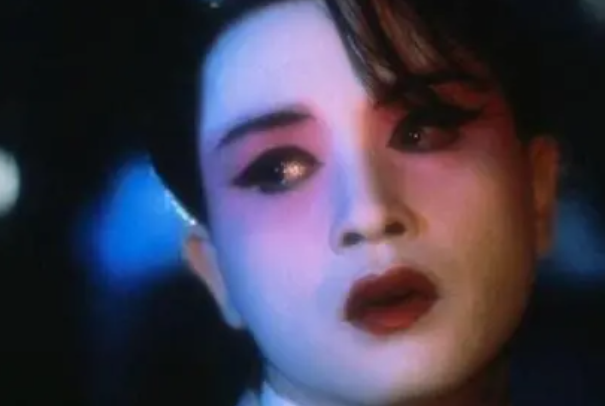 张国荣后期真的女性化了吗 他后期的眼神怎么样