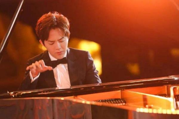 中国四大钢琴王子 中国年轻钢琴家四大排名