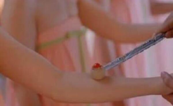 �ع�ɰ���ĸ�λ��ͼƬ���ֱ�ʲôλ�� ��Ϊʲô����ͬ������ʧ