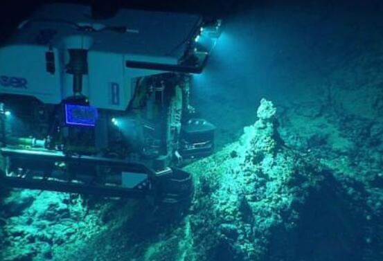 �������ɺ����ж�������� ����ĺ����������ɺ�������