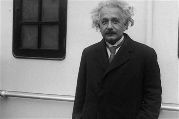 ����˹̹�Ĵ��Ա�������ȥ������ ���Ա��г�240�鱻����һƬ