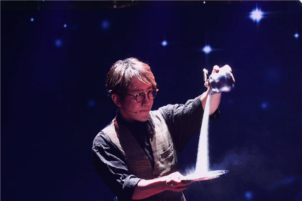 刘谦为什么会封 魔术大师刘谦在日本怎么了经历了什么