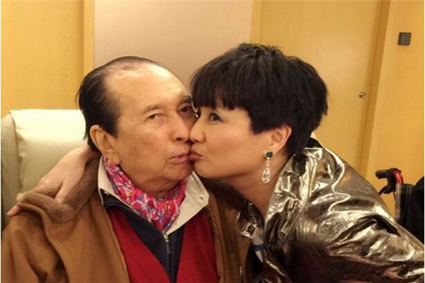 �γ����Ƕ����ĸ�̫̫���� �γ���ż��������̫��ѵ��