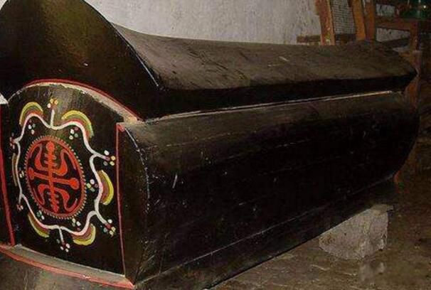 ���᳡���˳�Ů��ʬ�¼� ���˳�130��Ůʬ�ĵ���Ц