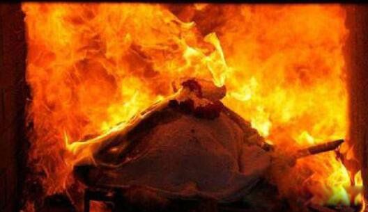 ���᳡���˳�Ů��ʬ�¼� ���˳�130��Ůʬ�ĵ���Ц