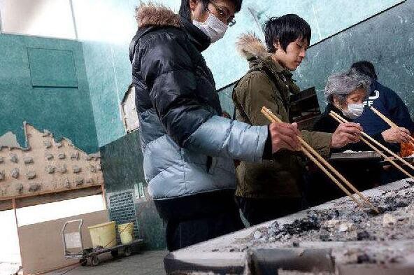 ���᳡���˳�Ů��ʬ�¼� ���˳�130��Ůʬ�ĵ���Ц