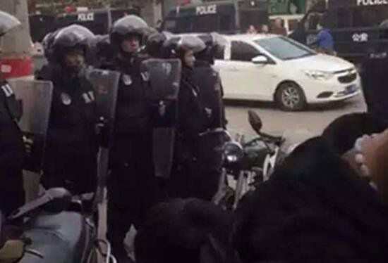 �������˰���ʼĩ ���������˰����۾��ݾ�