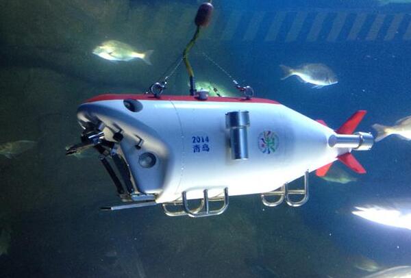 蛟龙号潜水员吓疯事件 中国下潜7000米的潜水器吓疯潜水员