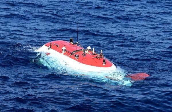 蛟龙号潜水员吓疯事件 中国下潜7000米的潜水器吓疯潜水员