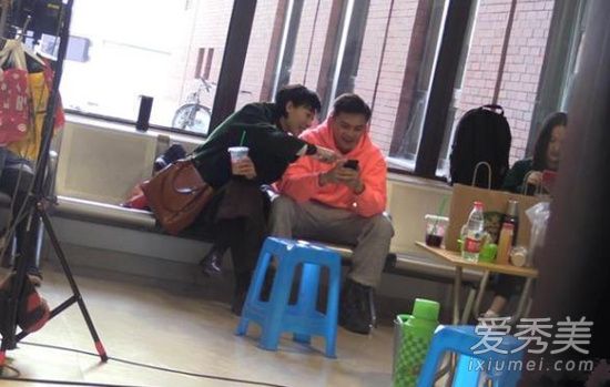 ����ϫ��˭�ĵ����� �������˼�ͥ�ɷ���˭