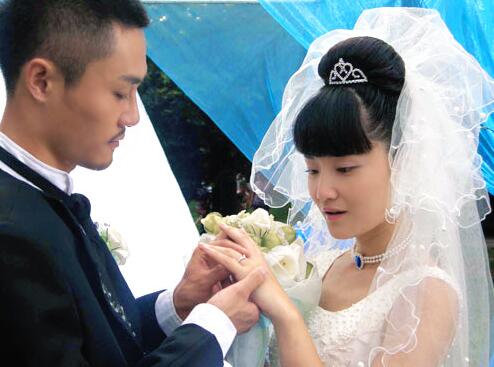 �ºظ������ϼ�ͼƬ �ݹ��ĵ��Ӿ��ɫ