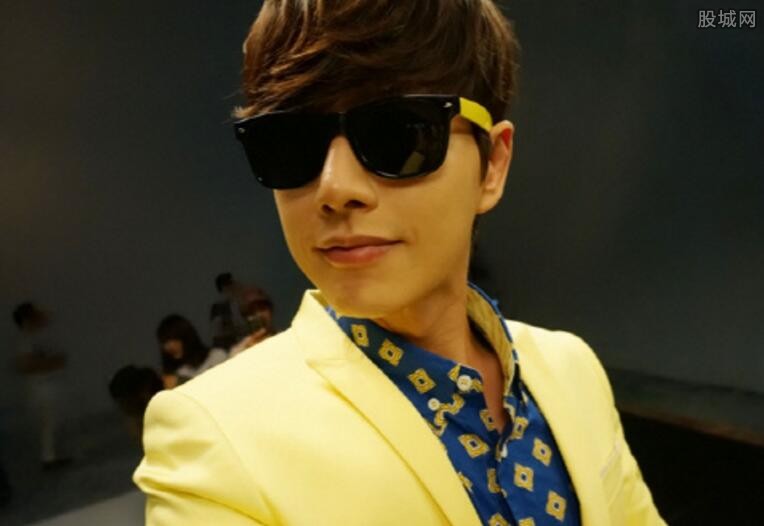 �Ӻ���Ů����˭ ��������Ů������