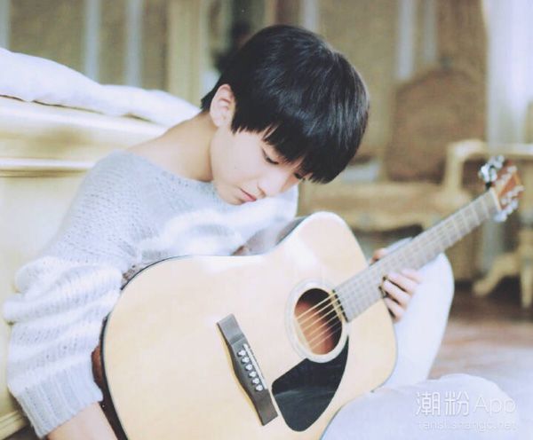 杨幂吻王俊凯是真吻吗 王俊凯杨幂的事是真的吗