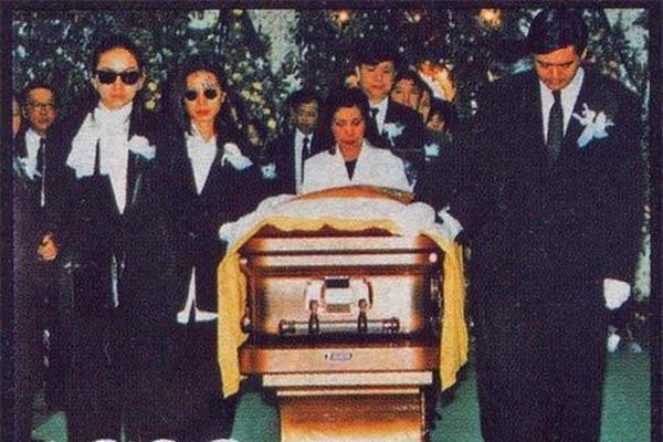 �°�ǿ��ʲô������ ����°�ǿ�����ֳ���Ƭ