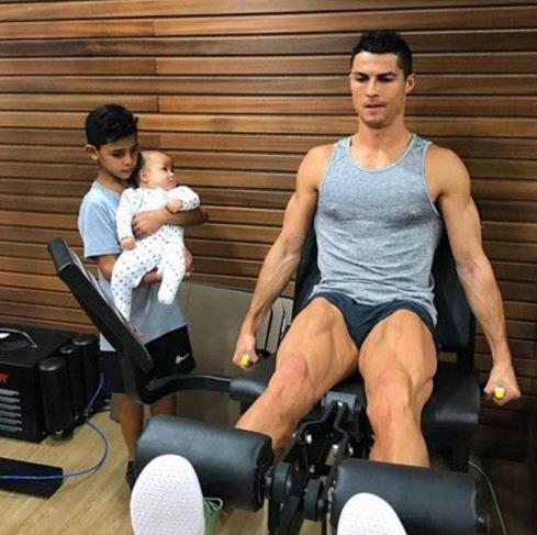 c�޴�����Ǹ�˭���� ��һ���м�������