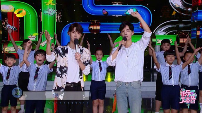 肖战第一次上《快乐大本营》是20170218期,当时是作为x玖少年团成员