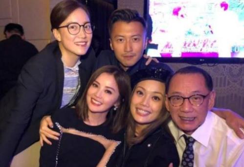 ����ϣ�������ϼ�� ������һ�����Ƶľ�����