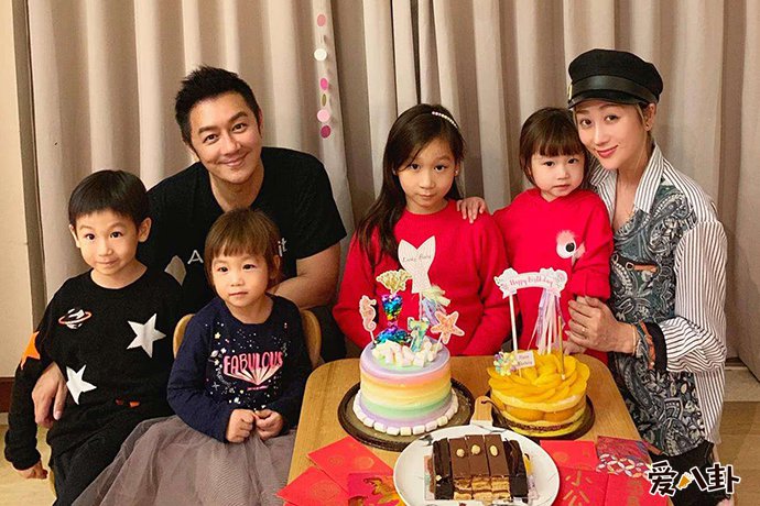 陈浩民狼吻门事件 让很多网友表示反感