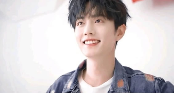 肖战是本名还是艺名 肖战原名叫什么