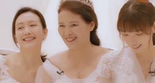 王鸥有没有结婚 她现身妹妹婚礼