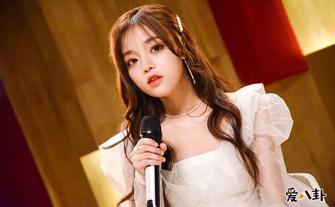 黄霄云个人资料及简介 她的家境怎么样