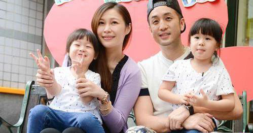 ��־��������ͥ�f ���˻�ǰ�ڽ�һ�ȸ洵