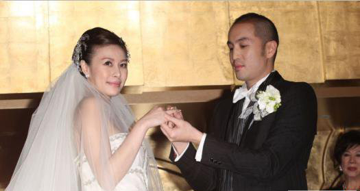 ��־��������ͥ�f ���˻�ǰ�ڽ�һ�ȸ洵