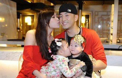 ��־��������ͥ�f ���˻�ǰ�ڽ�һ�ȸ洵