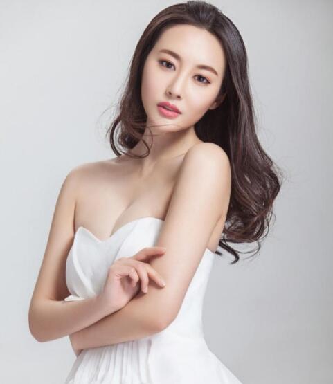 李纯个人资料老公 李纯结婚了吗