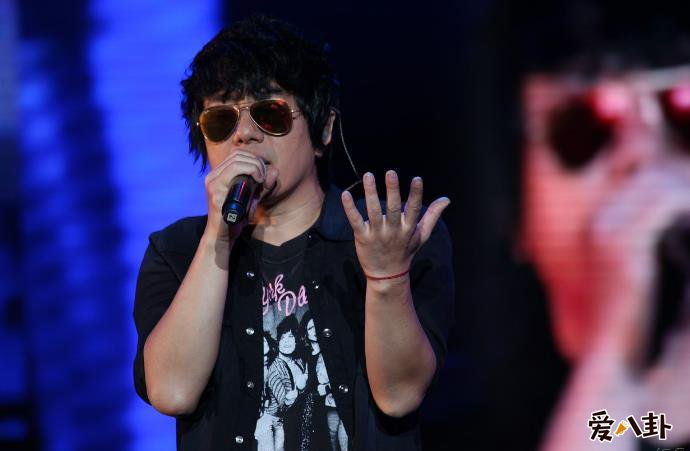 郑钧前妻是谁为何离婚 郑钧为什么娶刘芸