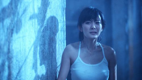 ������ʵ��Χ���� �Ȼ�����Ƭ��������